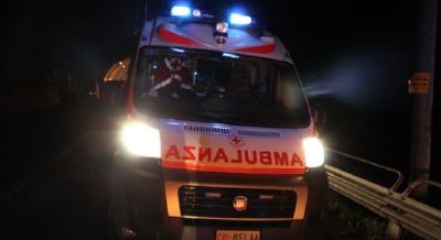 Risultati immagini per ambulanza di notte