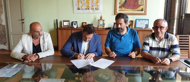 Castano Primo, firma protocollo sindaco e sindacati per tutela lavoratori